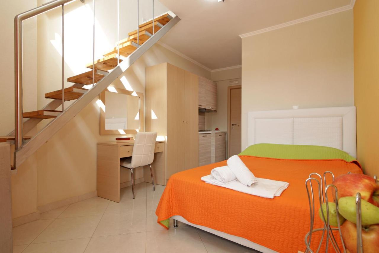 Mavridis Rooms 2 Нікіті Екстер'єр фото